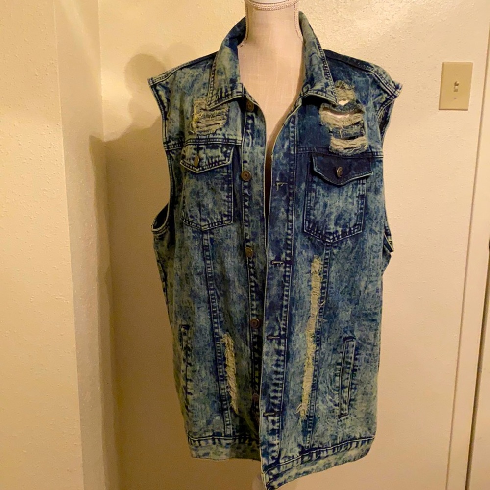 Price Firm ripped blue Jean vest jacket